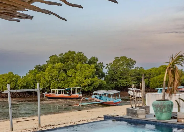 Koral 3 Bedrooms Beachfront Villa Nusa Lembongan