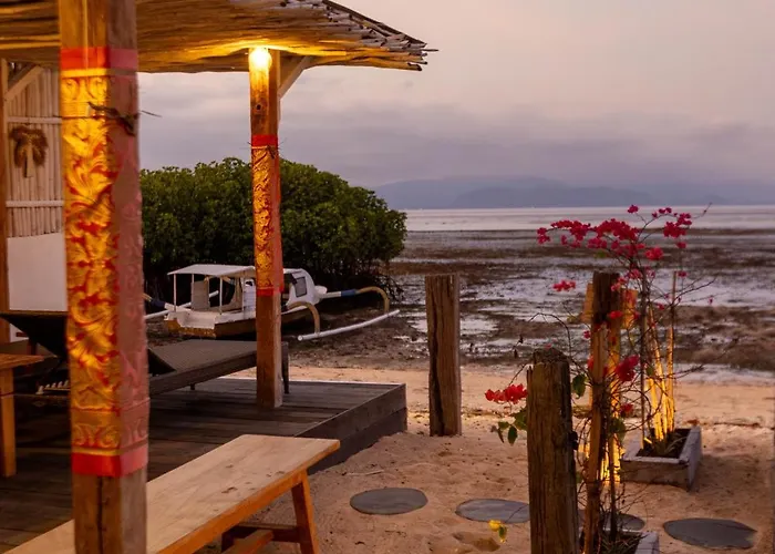 Koral 3 Bedrooms Beachfront Nusa Lembongan