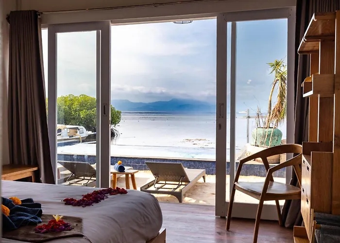 Koral 3 Bedrooms Beachfront Villa